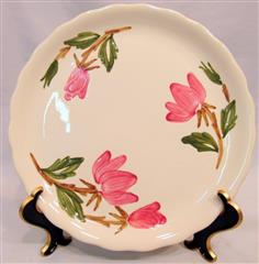 VINTAGE SET OF 30 PIECES OF 1940S CONTINENTAL KILNS ROSE/GREEN ARBOR CREAM DISH